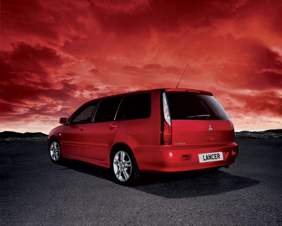  Mitsubishi Lancer 2000 года  (фото 6 из 31)